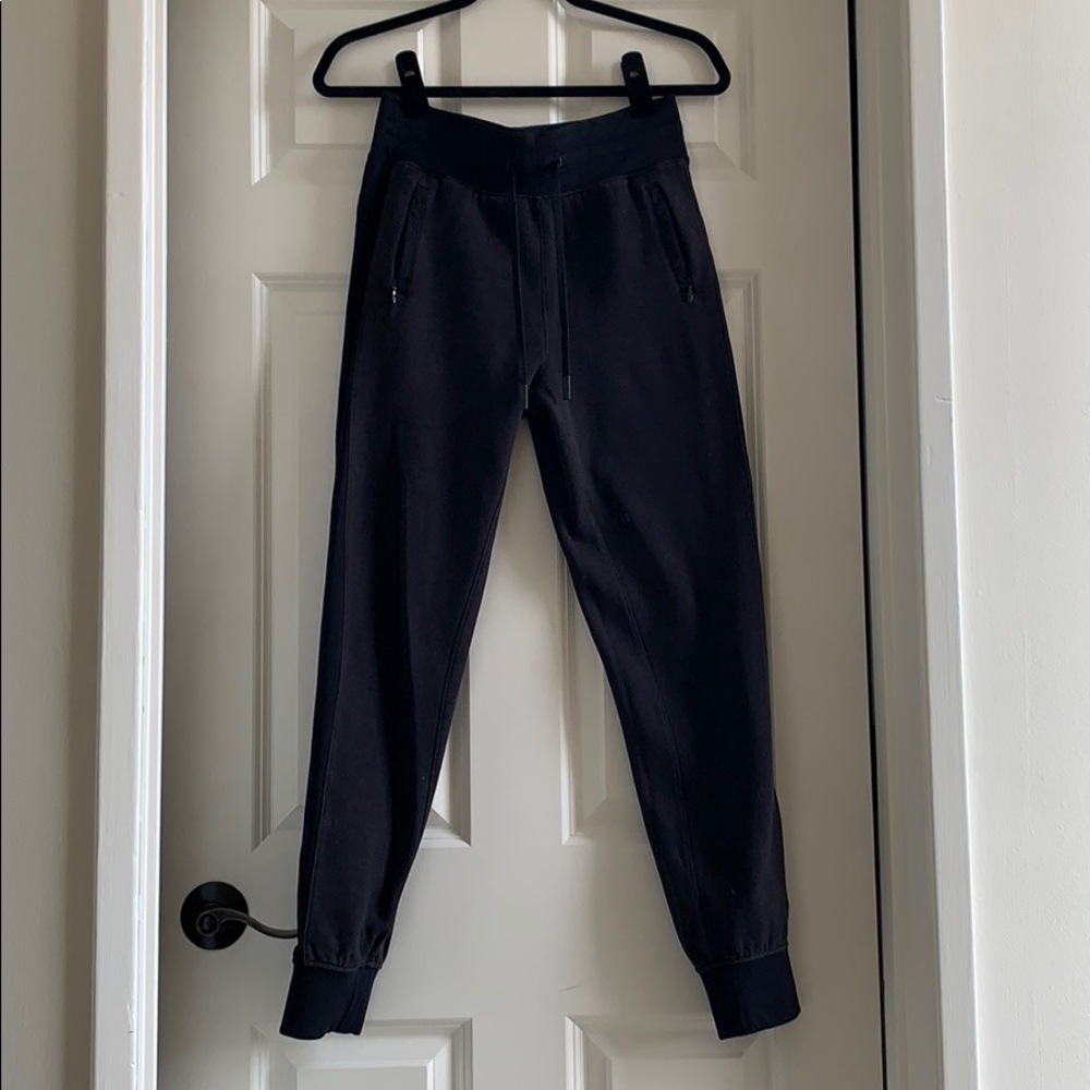 Black LuLuLemon Joggers/Sweat Pants Size 4